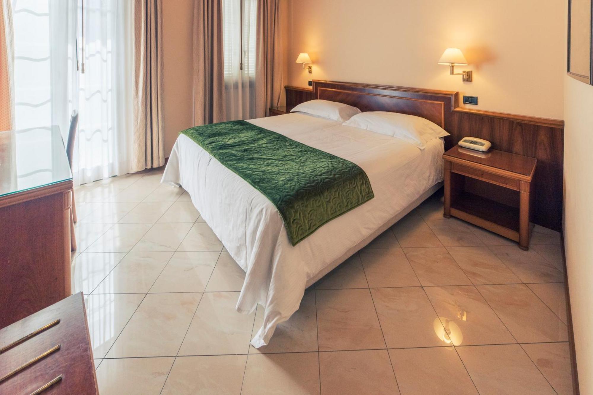 Hotel Bettina 메르고초 외부 사진